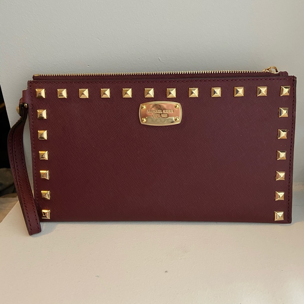 Spunky Michael Kors Wristlet